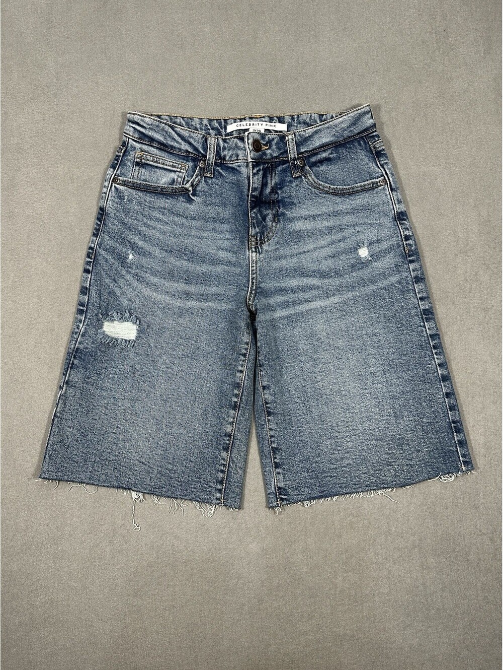 NWT Celebrity Pink Women’s Denim Jorts Shorts Size 3/26 Distressed Raw Hem